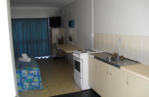 Kurrimine Beach Hotel | Kurrmine Beach Motel