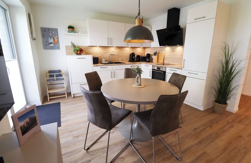 Tossens Wohnung | Küstenglück Tossens – Komfort am Meer. Balkon. Strandnah.