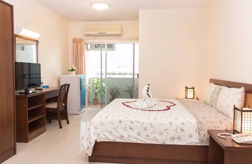 Phra Khanong Nuea Hotel | KV Mansion