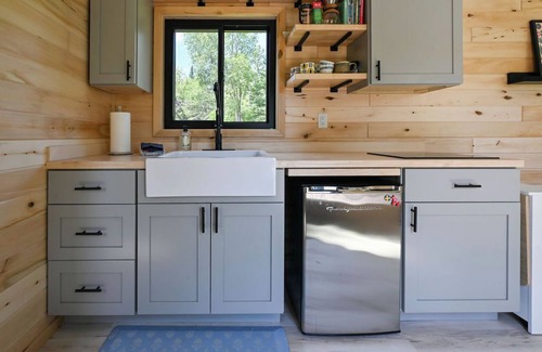 Shell Lake Haus | Långhus at Midgard Farms w/ Hot Tub!