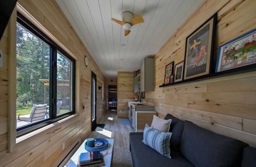 Shell Lake Haus | Långhus at Midgard Farms w/ Hot Tub!