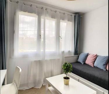 Livry-Gargan Wohnung | L04 Villa Dengous - Cozy Aéroport CDG Wifi 4 pers