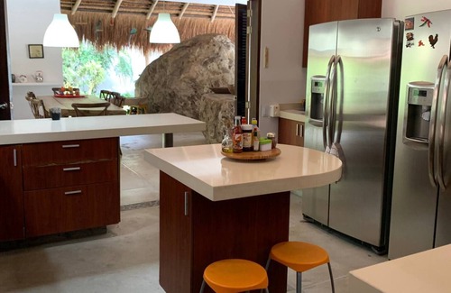 Jerico Villa | LA A L E G R I A: Rojo de amor que atrae almas