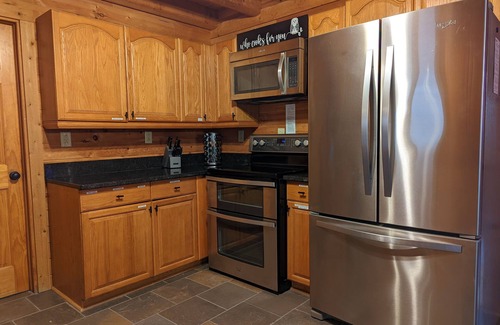 Laurelville Kabine | La Bellota Cabin - Secluded, Hot Tub, Sauna, Game Room, Massage Chair