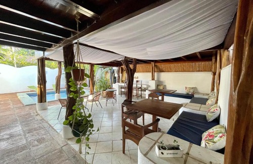 Playa Grande Haus | La Buena Vida Cabinas