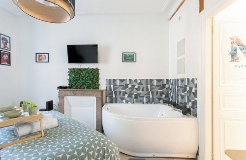 Petit Bois Wohnung | La bulle de Canclaux, a spa in Nantes for a romantic getaway or a wellness experience