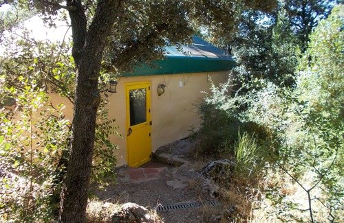 Zafarraya Haus | La Carpa ... Bigtop in einem Waldgebiet