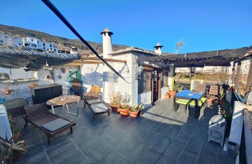 Pitres Haus | La casa de Paco y Ana