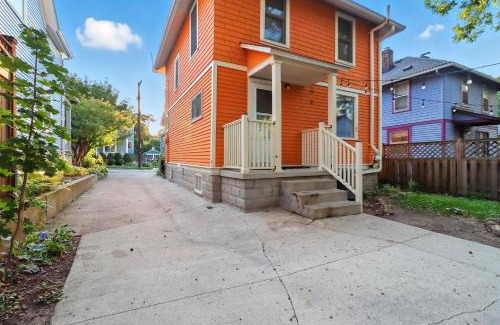 Old West Side Haus | La Casa Naranja home