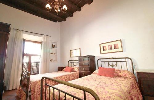 Aracena Haus | La Casona de los Cucos by SIERRA VIVA