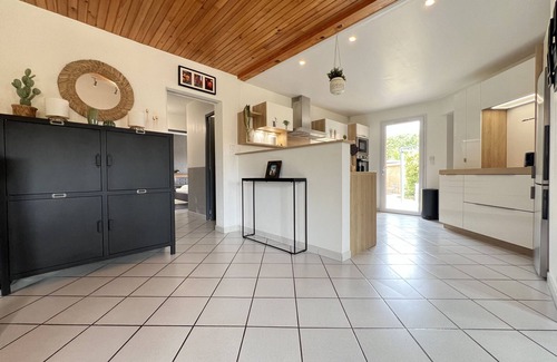 Frouzins Skihütte | La Joviale, jolie maison avec Piscine & Jardin