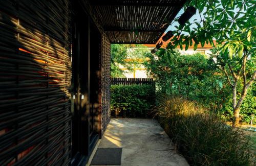 Puk Tian Haus | La Lune ลาลูน