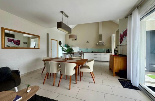 Pluguffan Haus | La Maison des Agapanthes - accès PMR - à 20 mn des Plages