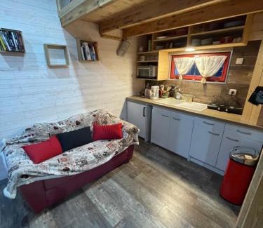 Menetrux-en-Joux Skihütte | La p'tite maison bois du hérisson