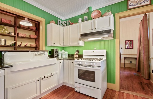 Bay St Louis Haus | Restaurierte Creole Cottage NRHP-Pool-2 Blocks vom Strand entfernt