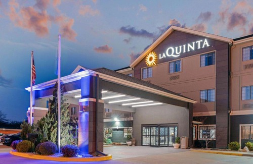 Ada Hotel | La Quinta by Wyndham Ada