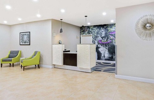 Ada Hotel | La Quinta by Wyndham Ada