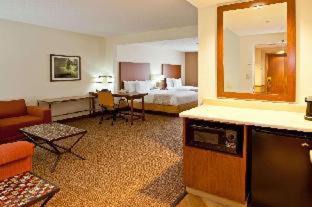 Bannockburn Hotel | La Quinta by Wyndham Bannockburn-Deerfield