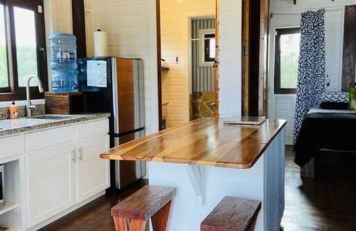 Caribbean Way Haus | La Vida Casita - Cozy beachfront bungalow steps from the beach.