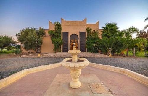 El Aggada Villa | La villa Houda piscine parking privé 15 min Marrakech - ARK Realty