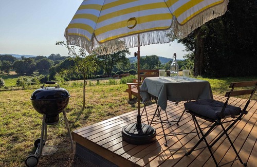 Senaillac-Latronquiere Haus | La Vue en Rose by Tiny Away