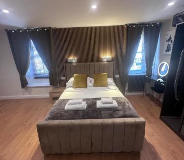 Wylam Haus | Laburnum Guest House at Bistro En Glaze