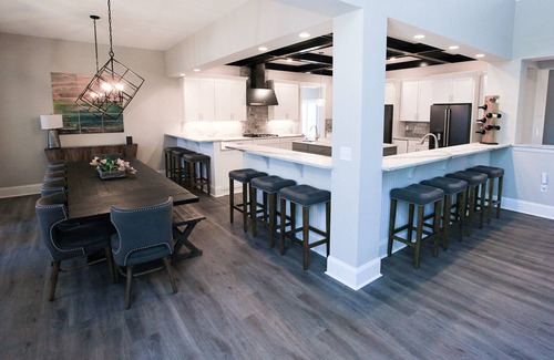 Bumpass Haus | LAKE ANNA OASIS: Heißeste Luxus-Vermietung auf der öffentlichen Seite * Waterslide * 7BR / 11BA