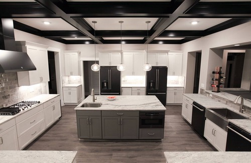 Bumpass Haus | LAKE ANNA OASIS: Heißeste Luxus-Vermietung auf der öffentlichen Seite * Waterslide * 7BR / 11BA