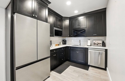 Bumpass Haus | Lake Anna Waterfront Retreat, Pool & Private Beach, Family-Friendly, Sleeps 16+