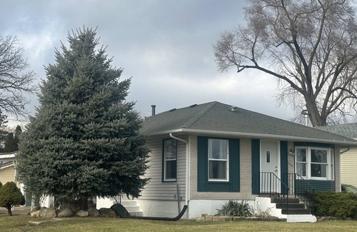 Round Lake Beach Haus | Lake/Beach Getaway (Remodeled)