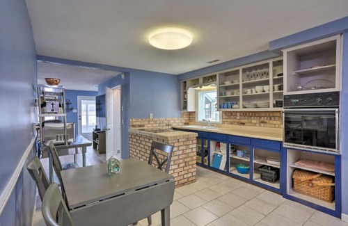 Shoreland Haus | Lake Erie Waterfront Home with Sunroom and Yard!