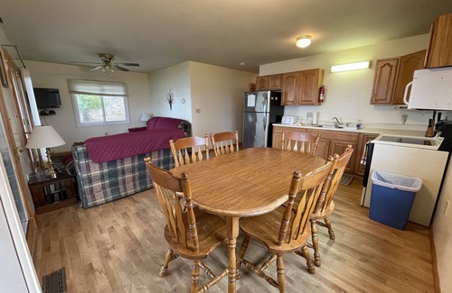 Germfask Kabine | Lake Facing 3 bedroom 1.5 Bath Cabin near amazing UP destination Grandview Cabin