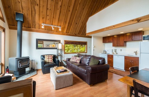 Leavenworth Kabine | Wunderschönes Chalet mit Waldblick und eigenem Whirlpool!