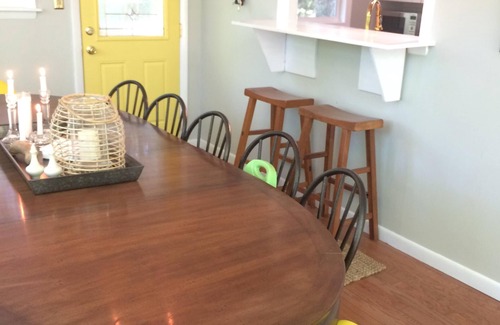 Montross Haus | Seeufer / Dock, HotTub, Wald, Kajaks / SUP, 3 Strände, Fossilien, Theaterraum