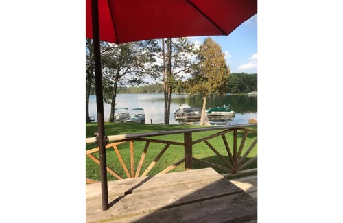 West Branch Kabine | Lake Front Log Cabin 5 with a Great Deck- ATV Friendly!