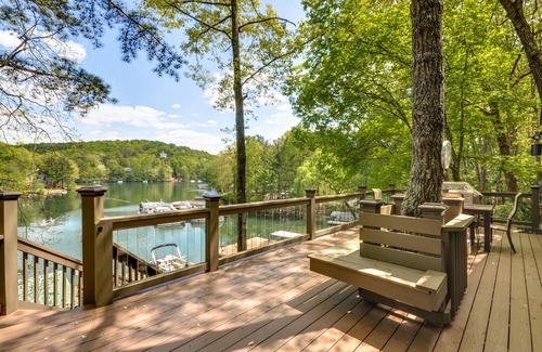 Waleska Haus | Haus am See, Theaterraum, Dock, Blick auf die Berge, Fischschwimmboot