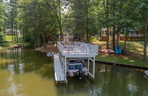 Macon Haus | Lake Gaston Lyons creek 3 bedroom plus bunkbed loft 2 bathroom sleeps 10-12