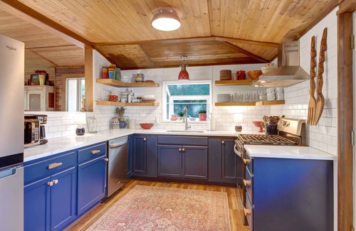 Zenda Haus | LAKE GENEVA HOME WITH POOL 2 BLOCKS FROM LAKE-BEACH-SWIM PIER