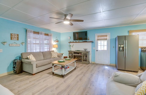 Delta Kabine | Lake Gerald Cabin Rental w/ Boat Dock & Grill!