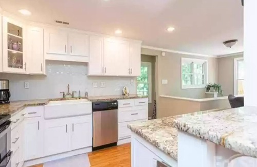 Bethlehem Hütte | Lake Hickory