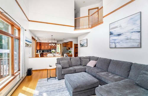 Grand Rapids Haus | Lake Home on Pokegama w/dock, sauna, game room.