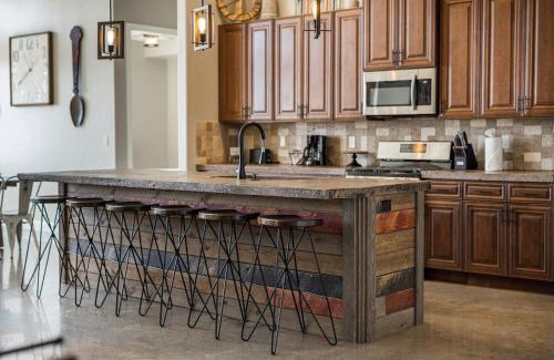 Hurricane Haus | Lake House at Sand Hollow Resort