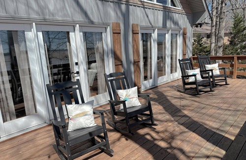 Cedar Bluff Haus | Spacious Lake House 3BR/2BA Sleeps 6 Water Front