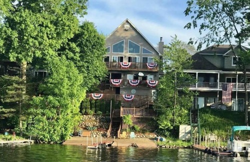 Lapeer Haus | Lake House Chalet Gorgeous Sunsets Lake Nepessing