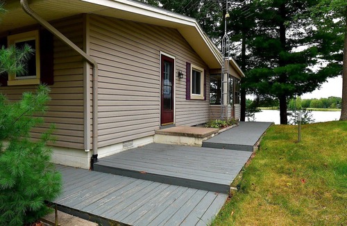 Gladwin Hütte | Lake House Escape