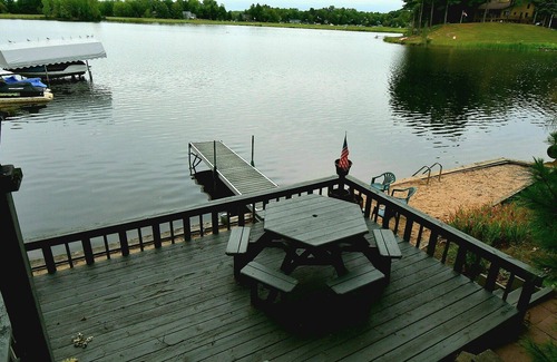 Gladwin Hütte | Lake House Escape