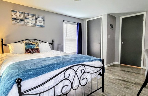 Oswego Wohnung | Lake House/Near River/Fishing/Sleeps 10/FREE Parking & WIFI/Oswego