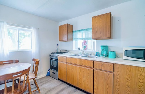 Oscoda Kabine | Lake Huron Beach Cabin · Havenwood Shores No. 2