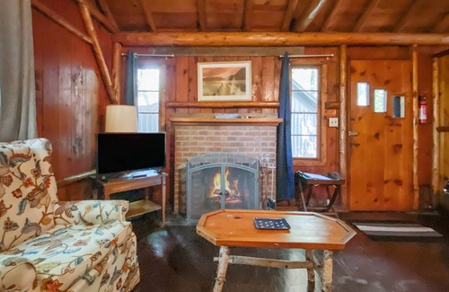 Whitehall Haus | Lake Huron Log Cabin #5