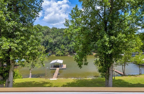 Lavonia Kabine | Lake It Easy – Cozy Hartwell Retreat with Big Dock & Stunning Views